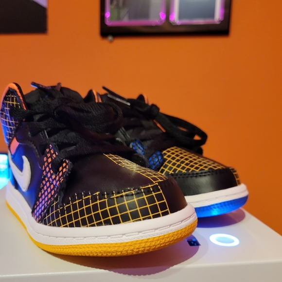 Nike Air Jordan 1 Mid MMD Multi-Color Grid KIDS - Picture 9 of 11